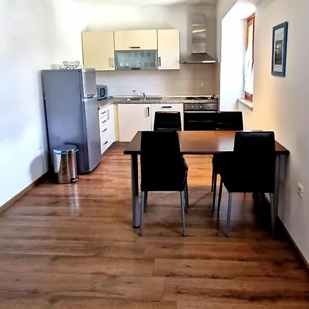 Paola No Contact Check In Apartment Plomin