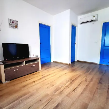 Paola No Contact Check In Apartament Plomin